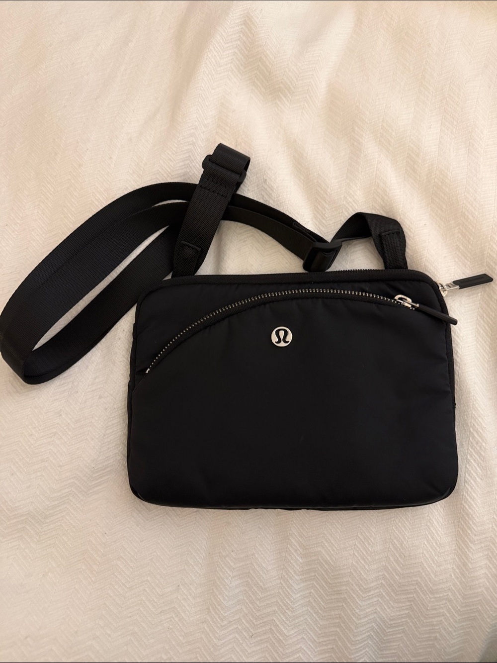 lululemon City Adventurer Black Crossbody Belt Bag 2.5L